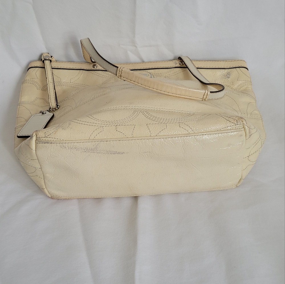 Coach Authentic handbag - Picture 7 of 11